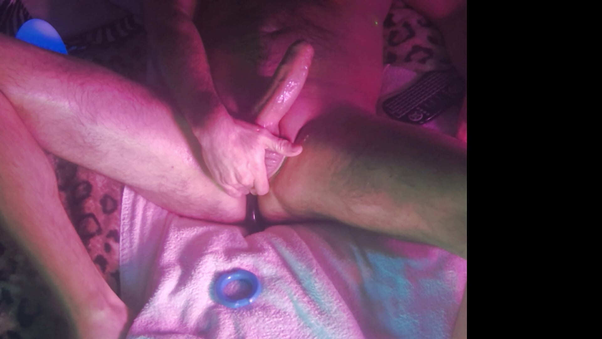 ANAL AND ORGASM – video od webkamerové modelky Floschae
