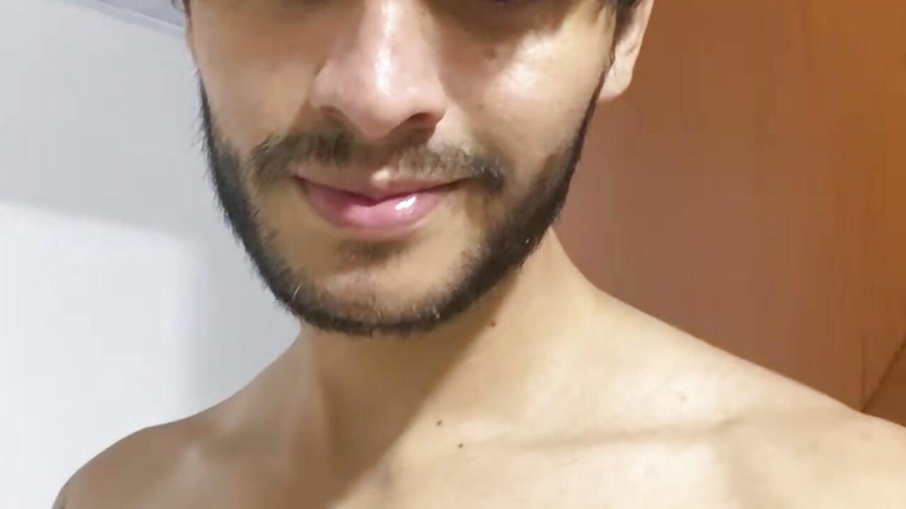 beard 🧔‍♂️ - video oleh model kamera justin_stark7