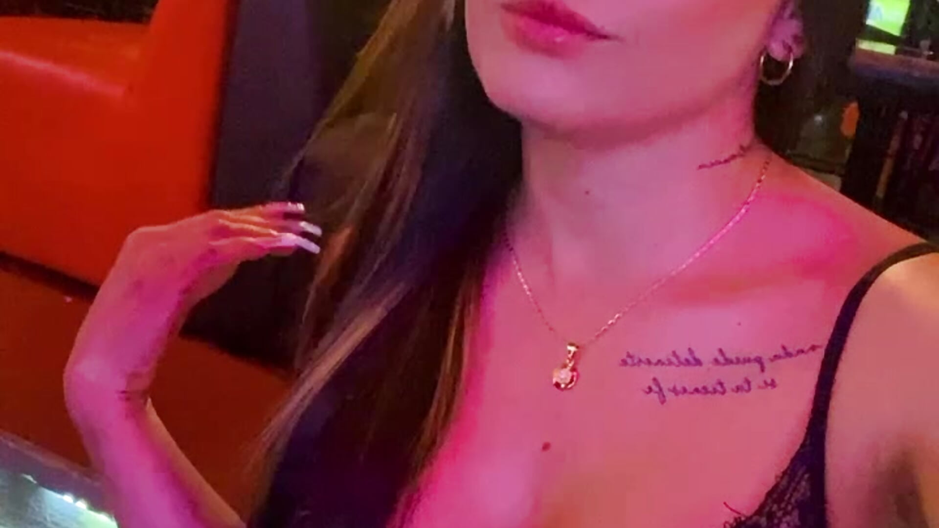 Kiss my face - video oleh model kamera Queen_Antonella_Oficial