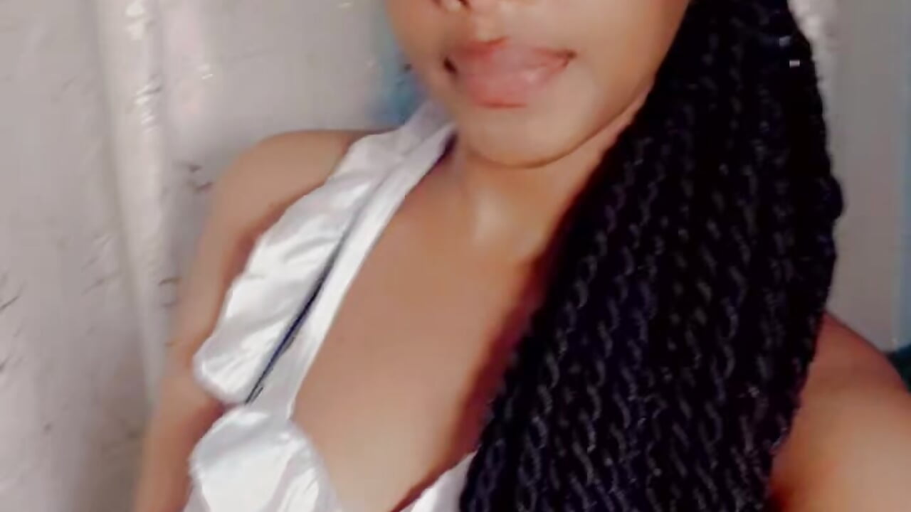 Badbitchyoyo - video by Yoyo--_ cam model