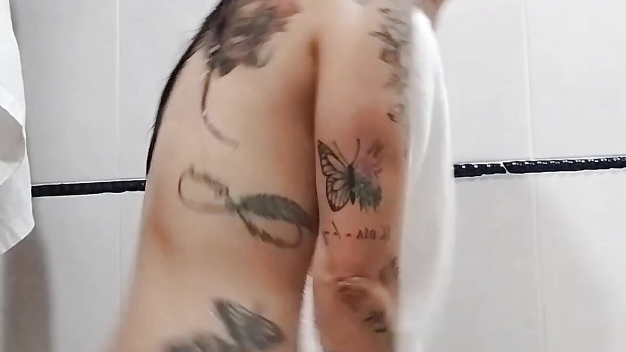 Tatuajes - vídeo de la modelo de cam DarlinJones