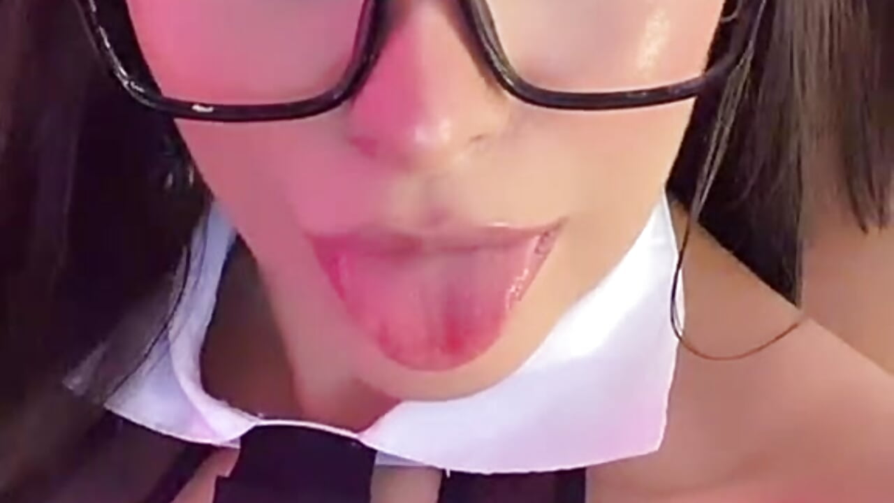 new space - video by Iara_Smith1 cam model