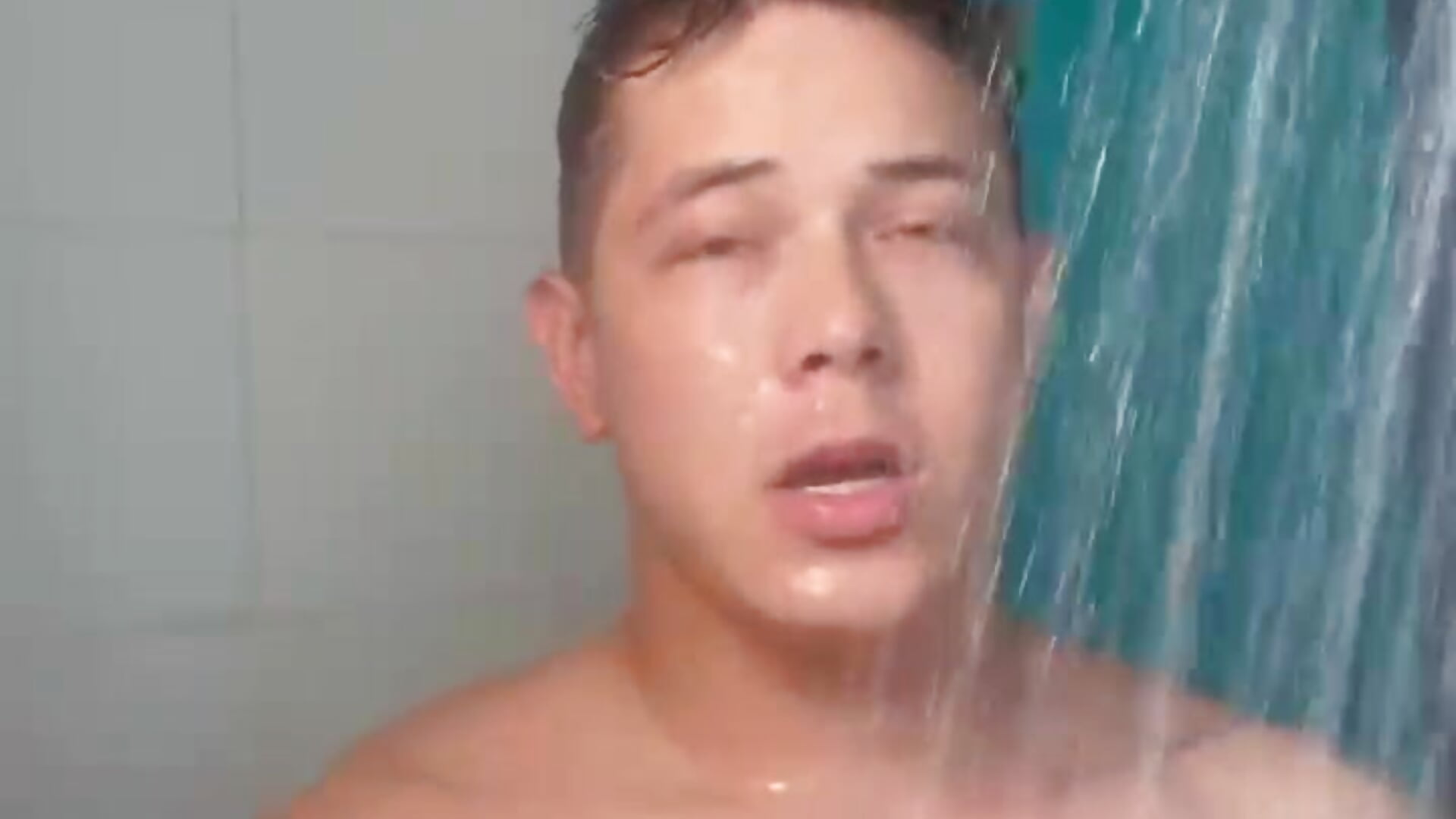 Come join me in the shower 🥵😏🤤