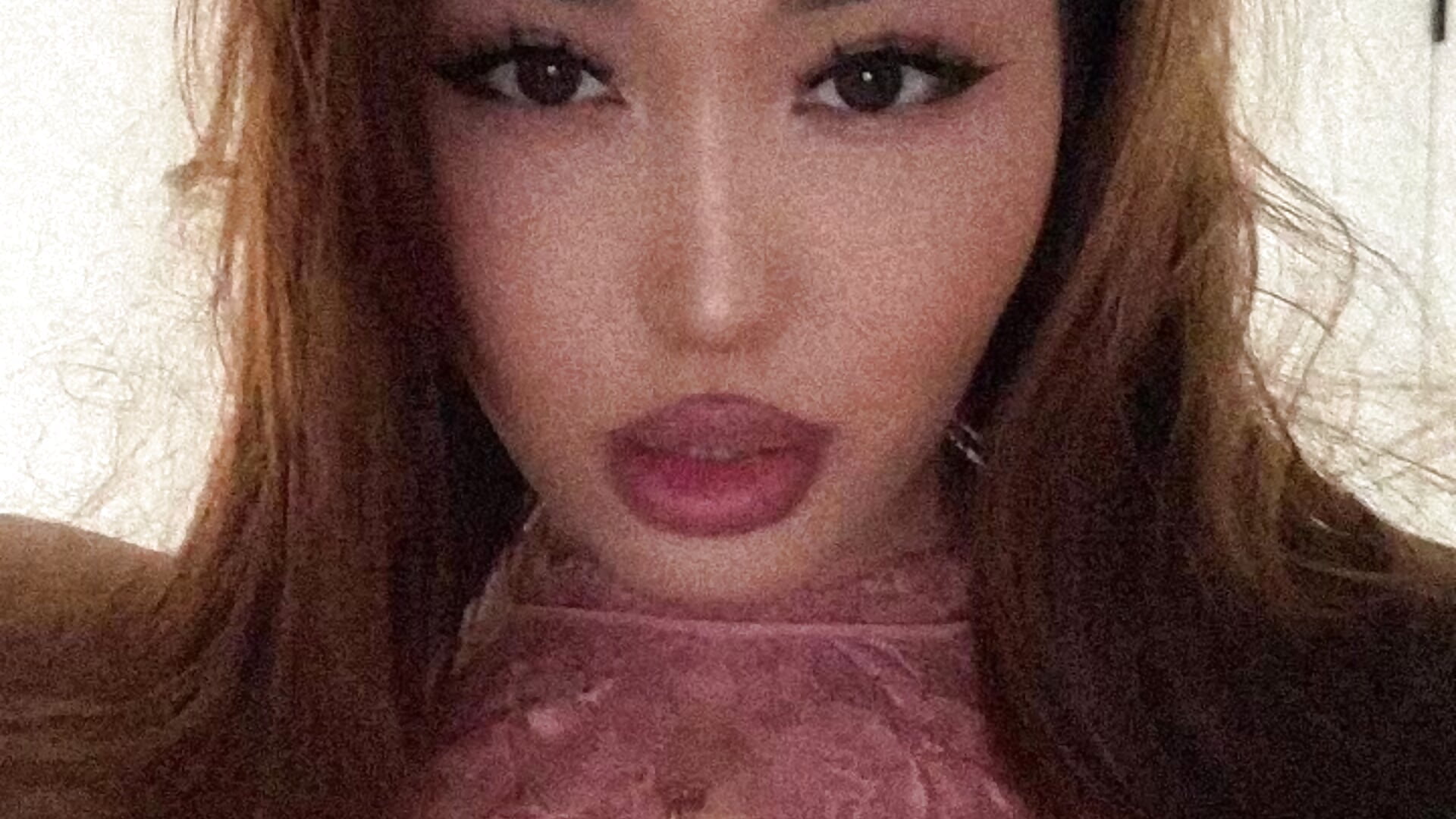 Pieces - video oleh model kamera carpe_diemmm