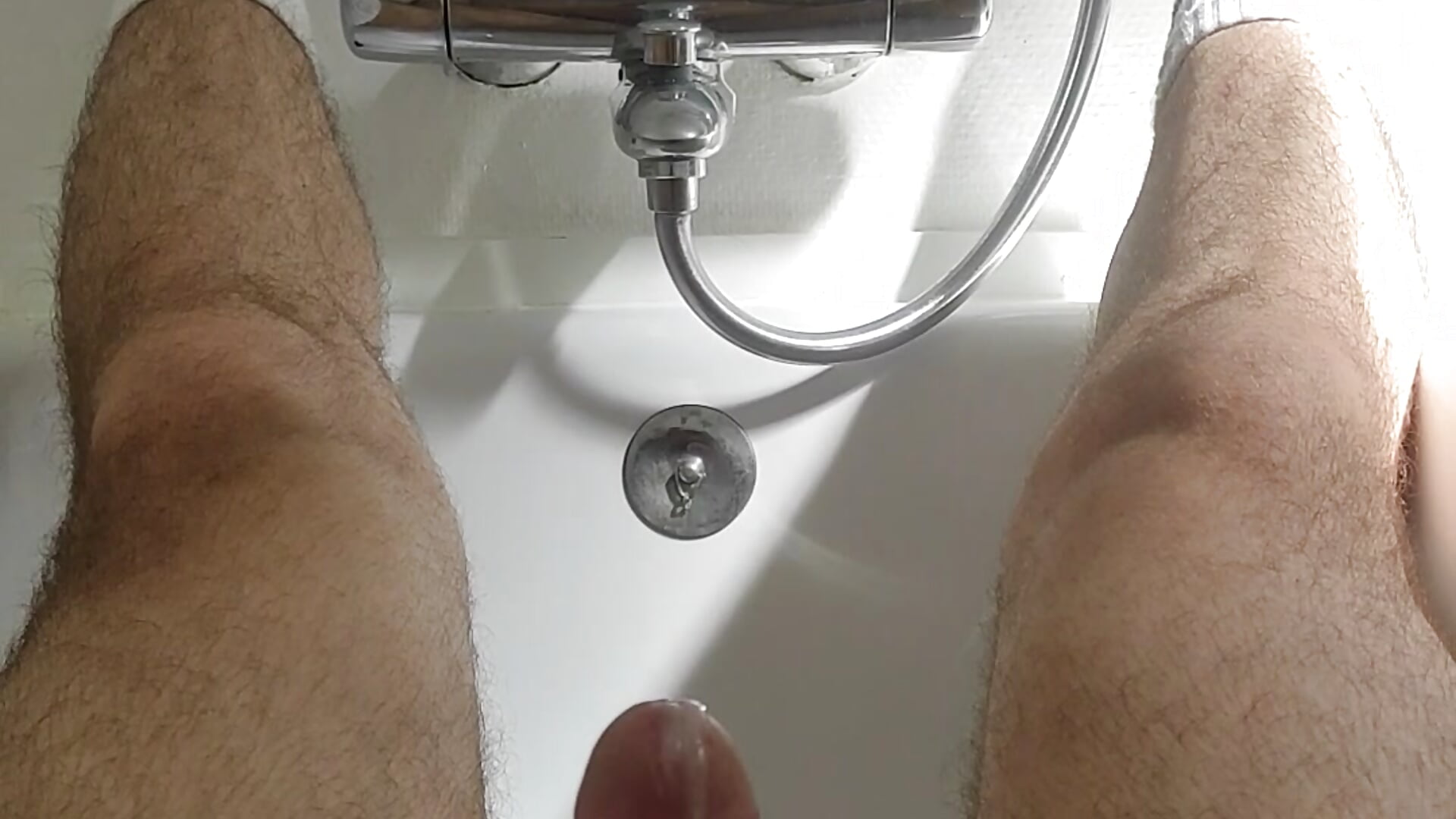 Cummed in bath tub - video av Milf-_-Hunter cam model