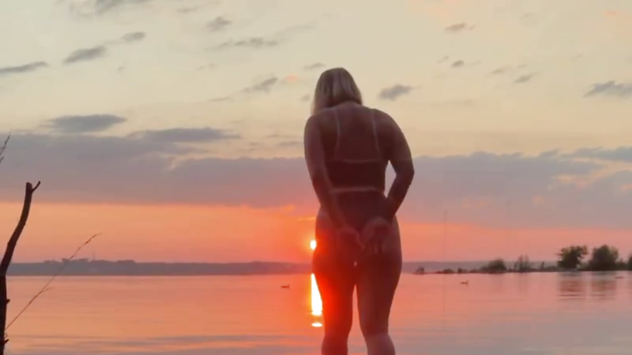 sensual sunset and big ass - فيديو من JessRosen موديل الكام