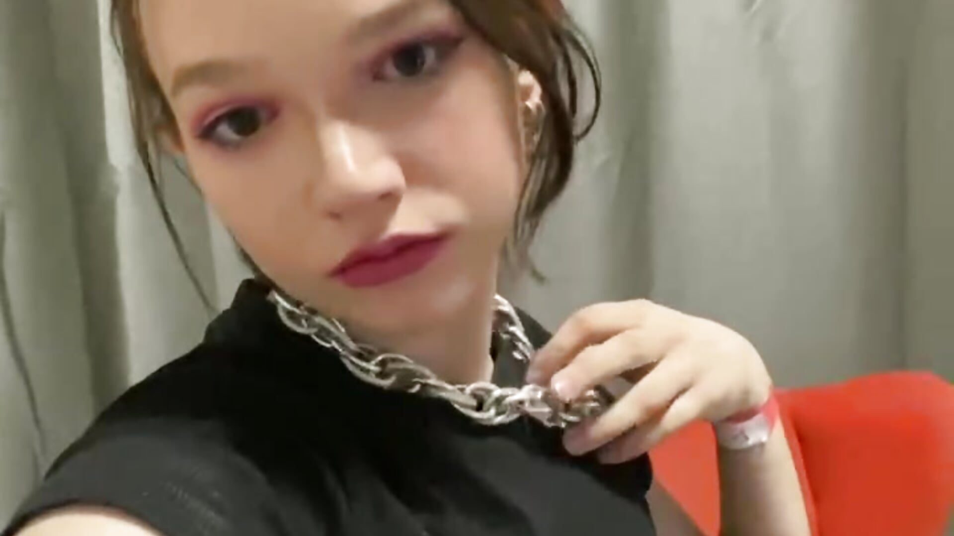 :3