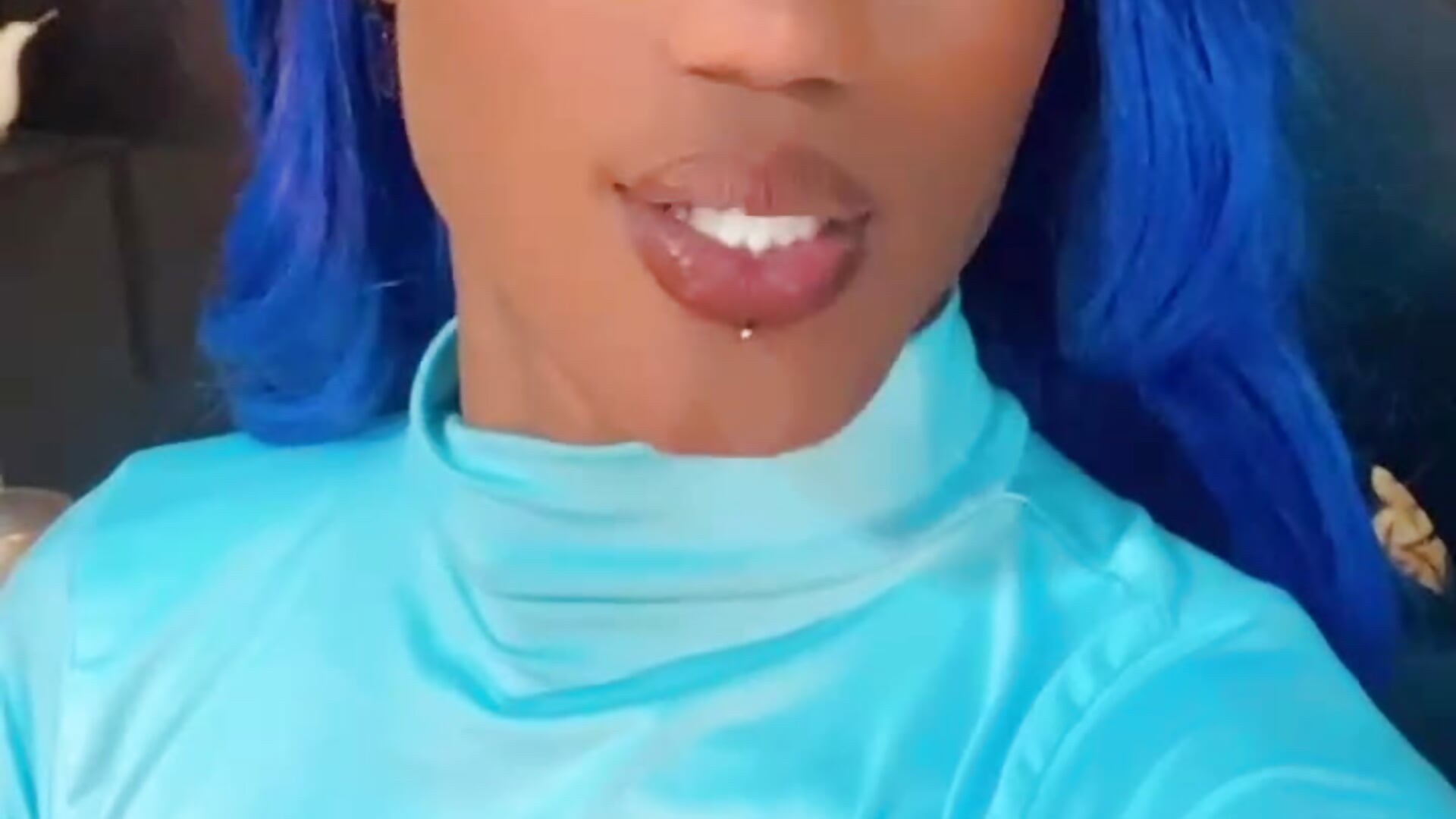 Chic temptress 😏 with fiery poise 🌩️💦 pt2 - video di Kendall_hornyy modella di cam