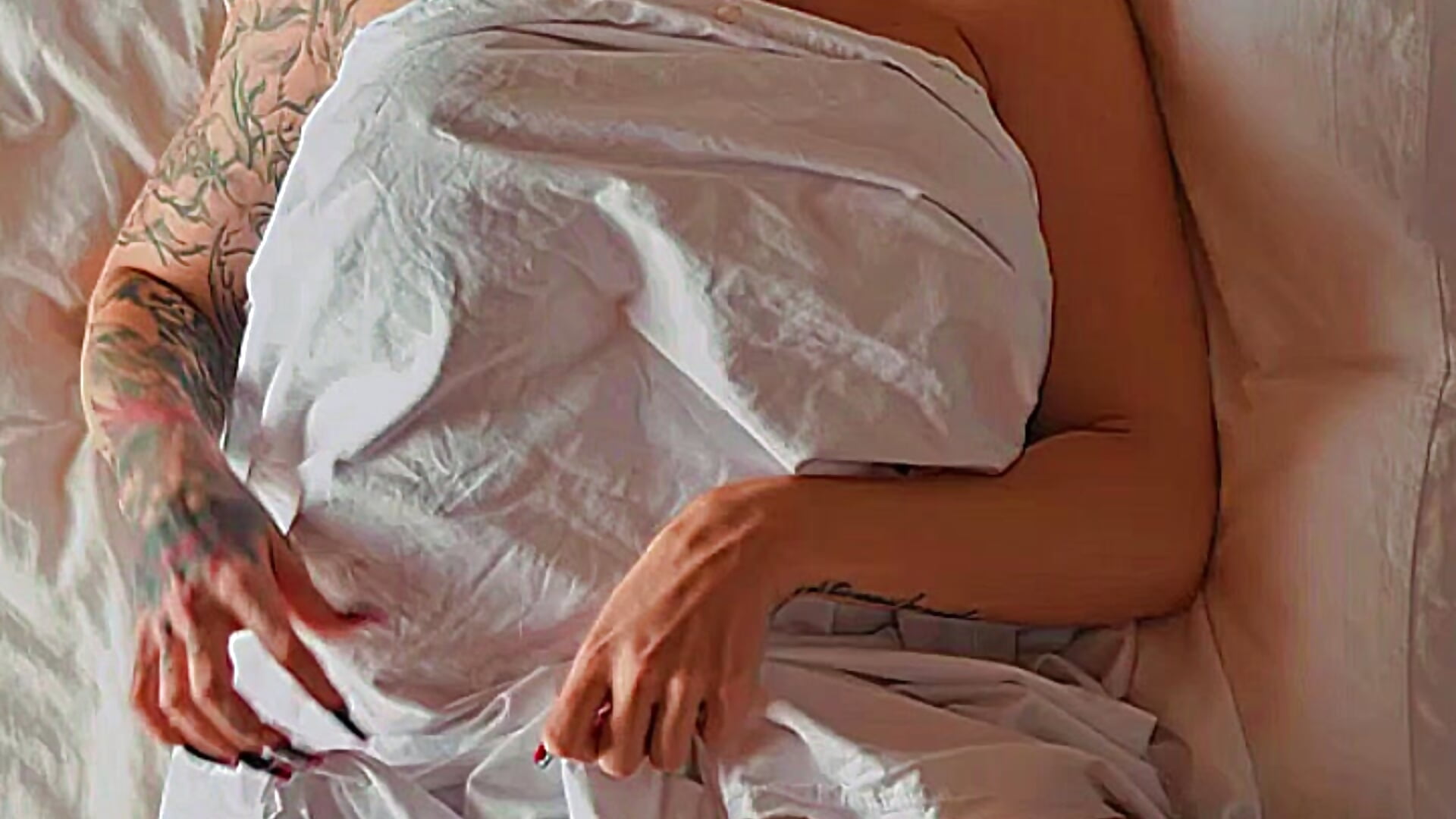 HI, NICE TO MEET YOU ⭐️💫 - redNatified adlı kamera modelinin videosu