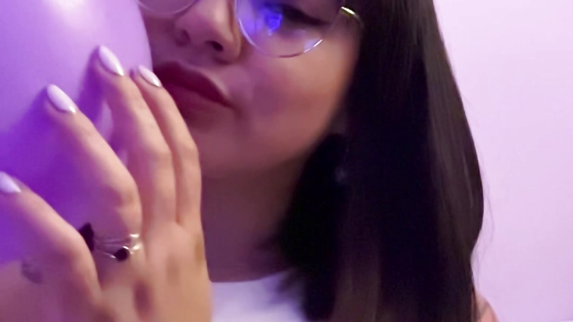 Do you like play with ballons? ASMR 🫦🤭 - video by JeyLee cam model