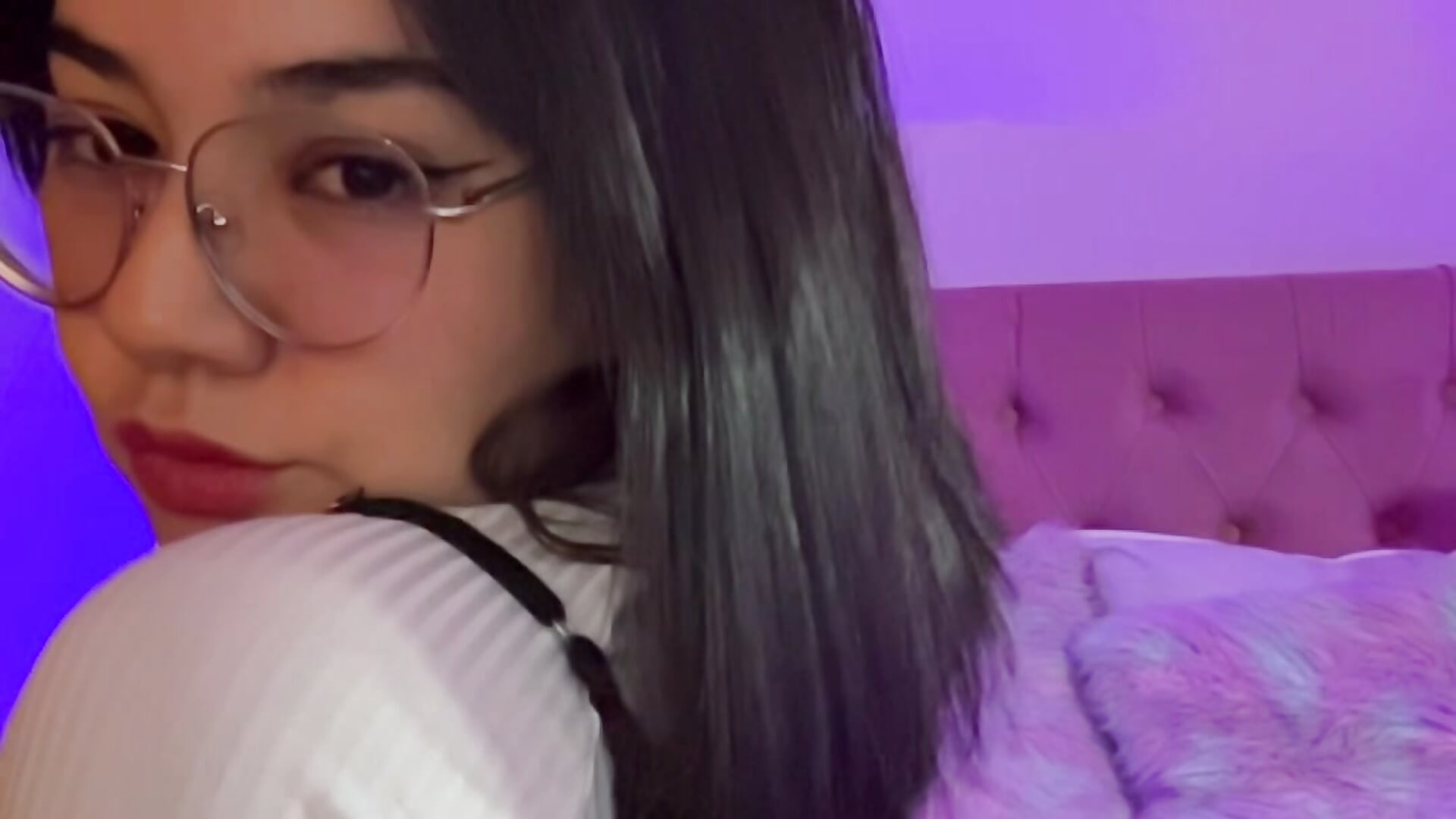 Kisses for you 💋 - video by JeyLee cam model