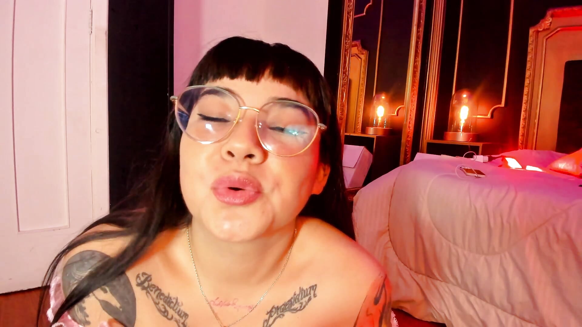 look at me 🧡 - video by JeyLee cam model