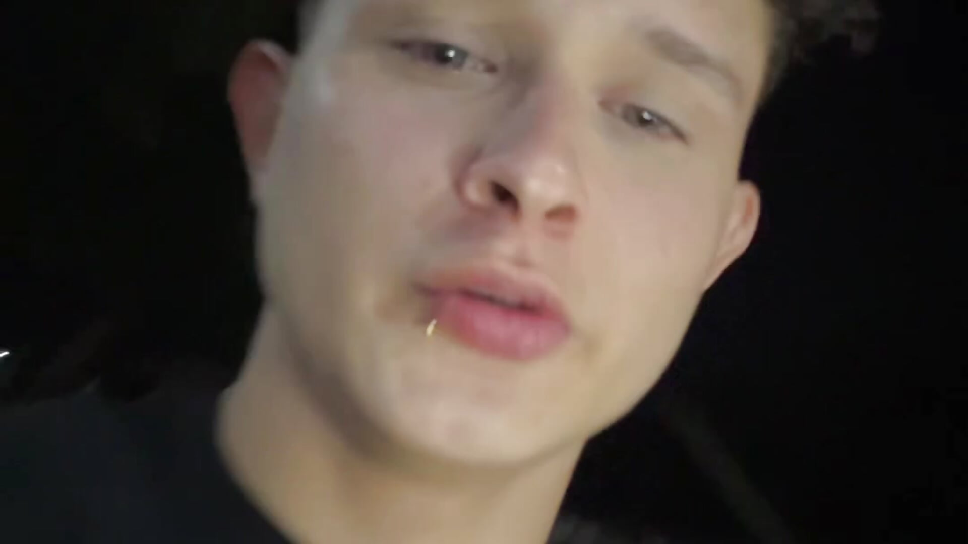 Lipsinging - video di Nathan_Bluee modella di cam