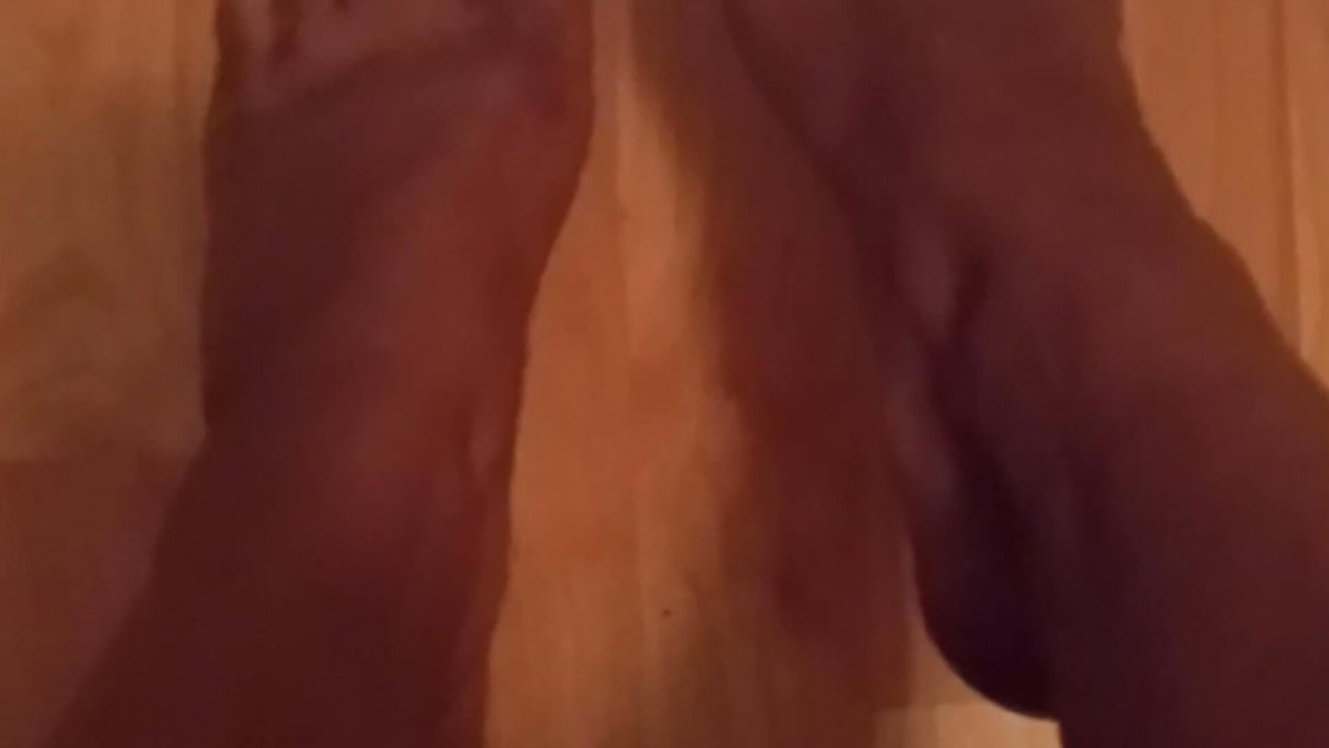 Sexy toes - video by MILFCandy cam model