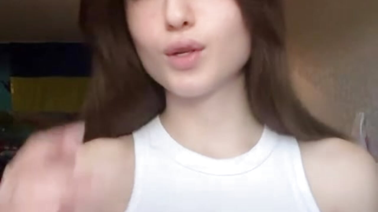 TikTok - vídeo de Luxuryalma modelo de câmara