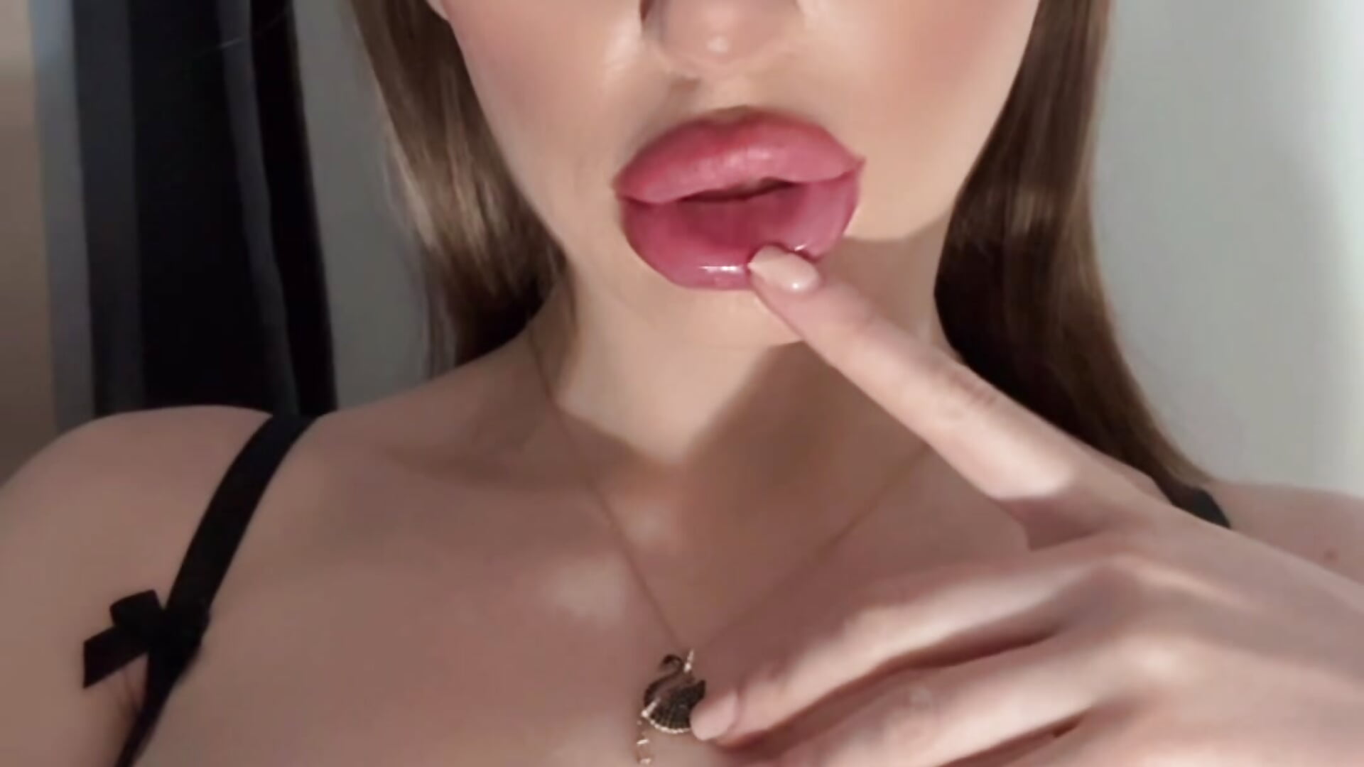 🥵🥹 — filmik Kat_kate, modela(-lki) na kamerkach