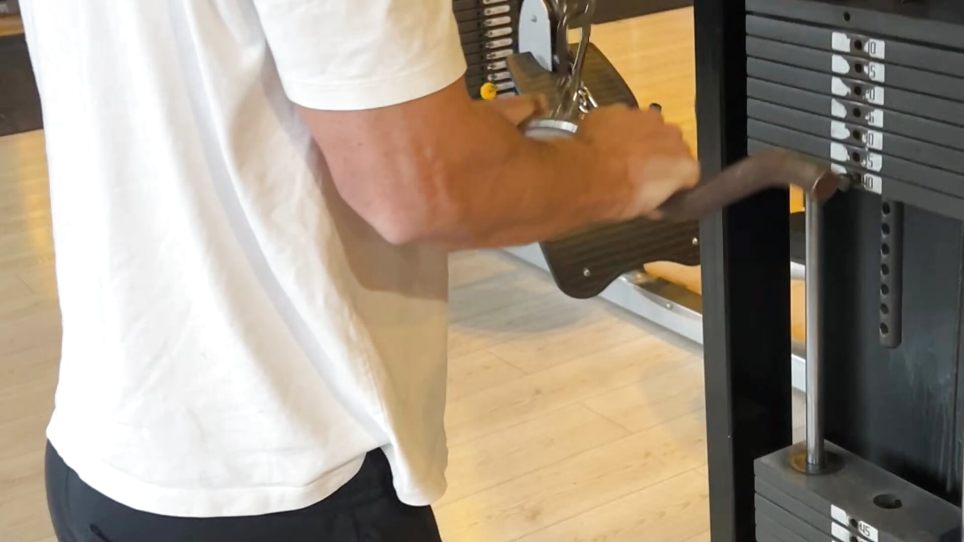 gym train arms - amydamarw 캠 모델의 동영상