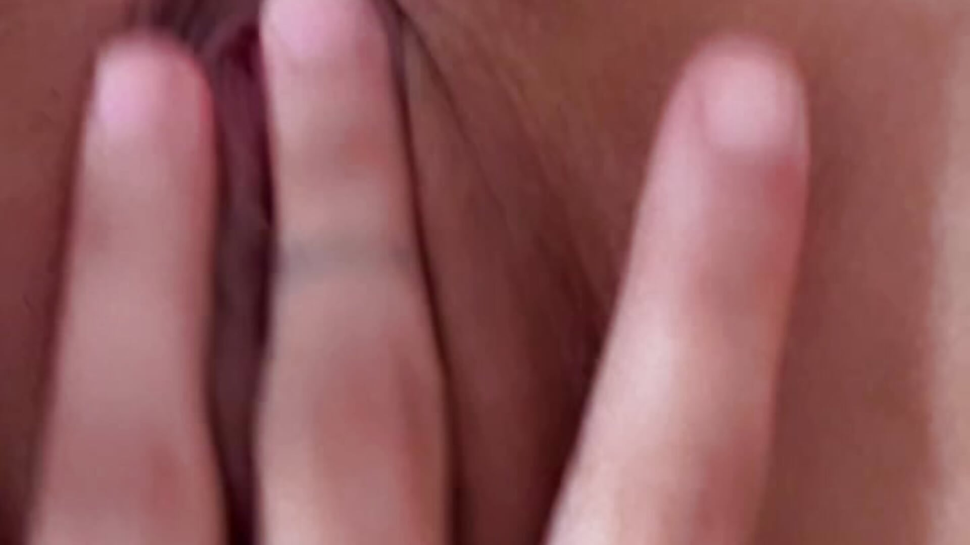 fingers in the pussy - video by HarmonyCouple08 cam model