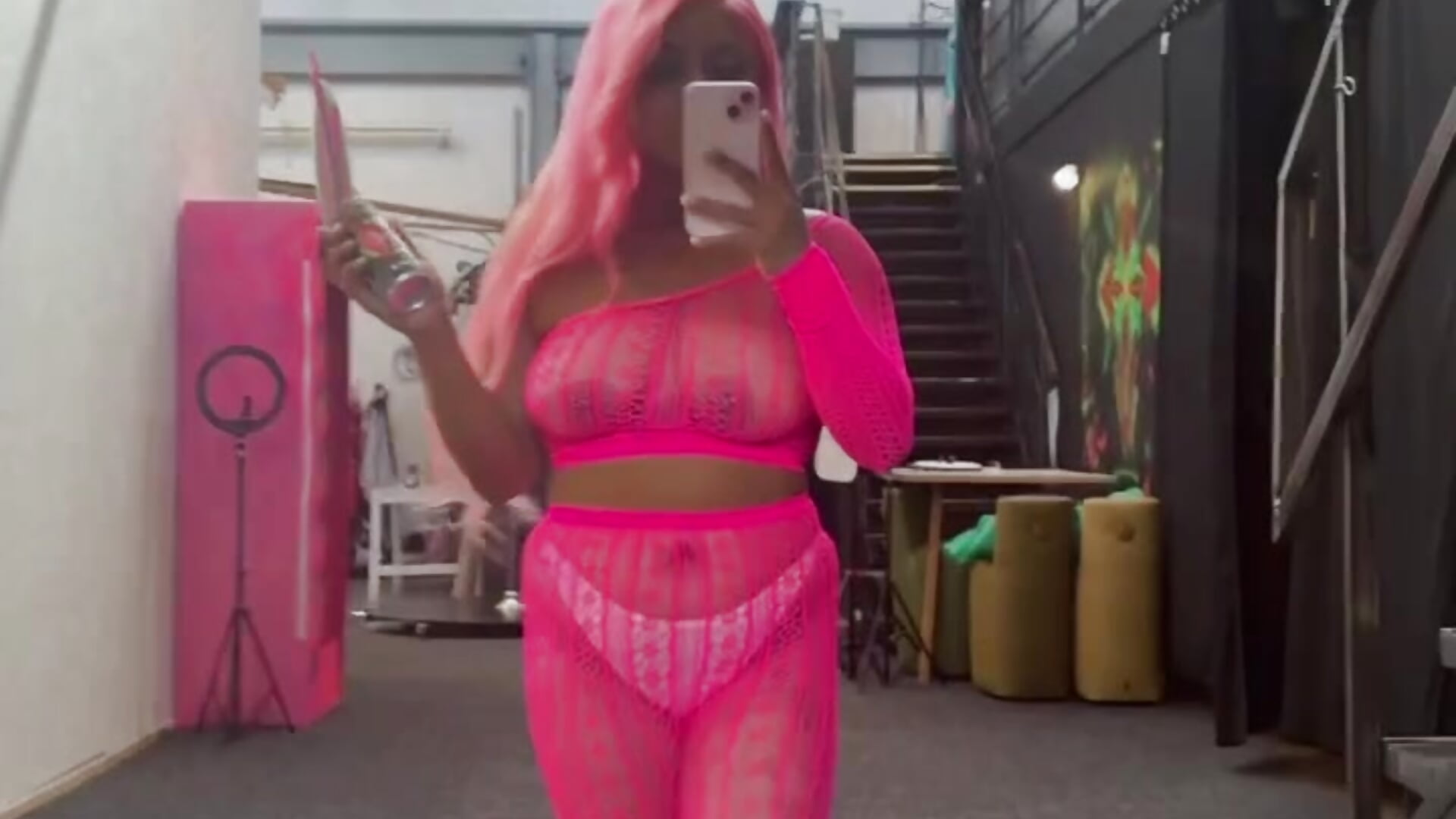 Photo shoot ready - video by ImDonnaBaby cam model