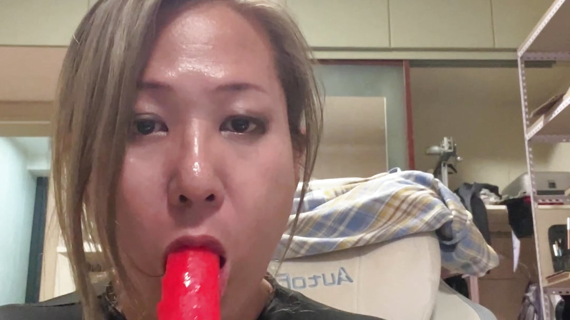 深喉后射了 – video od webkamerové modelky majlee2024