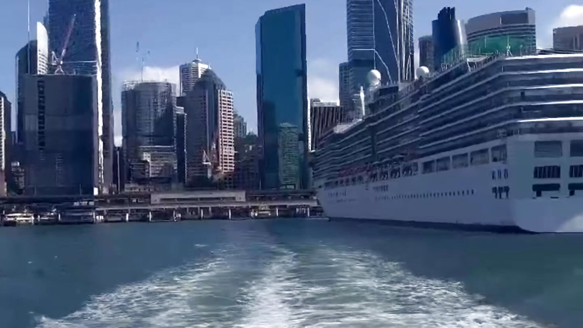 🏄‍♂️ - video oleh model kamera _Luna_Ly