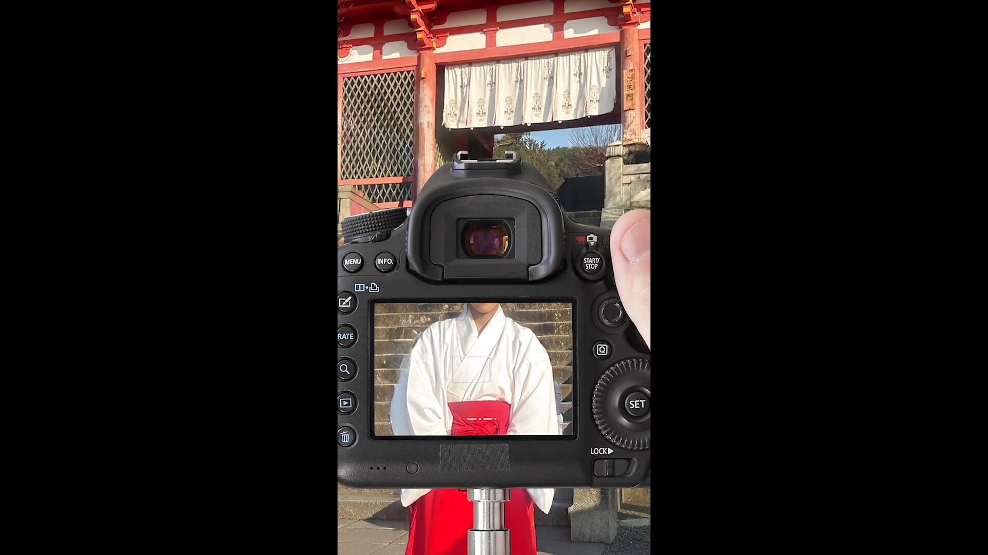 巫女の彼女とデートなうに使っていいよ💙