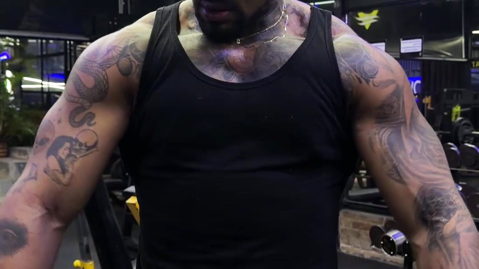 🦍 – video od webkamerové modelky zaiin_diesel