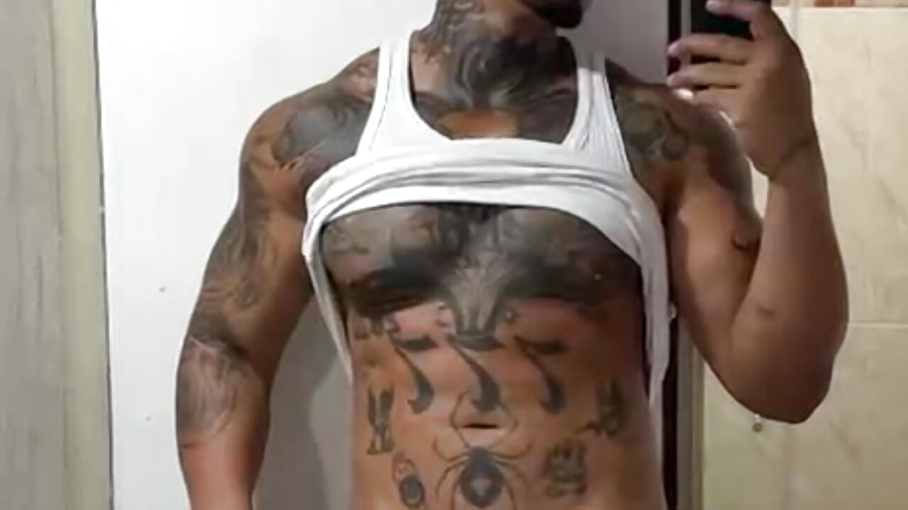 en el baño del gym－カメラキャストのzaiin_dieselの動画