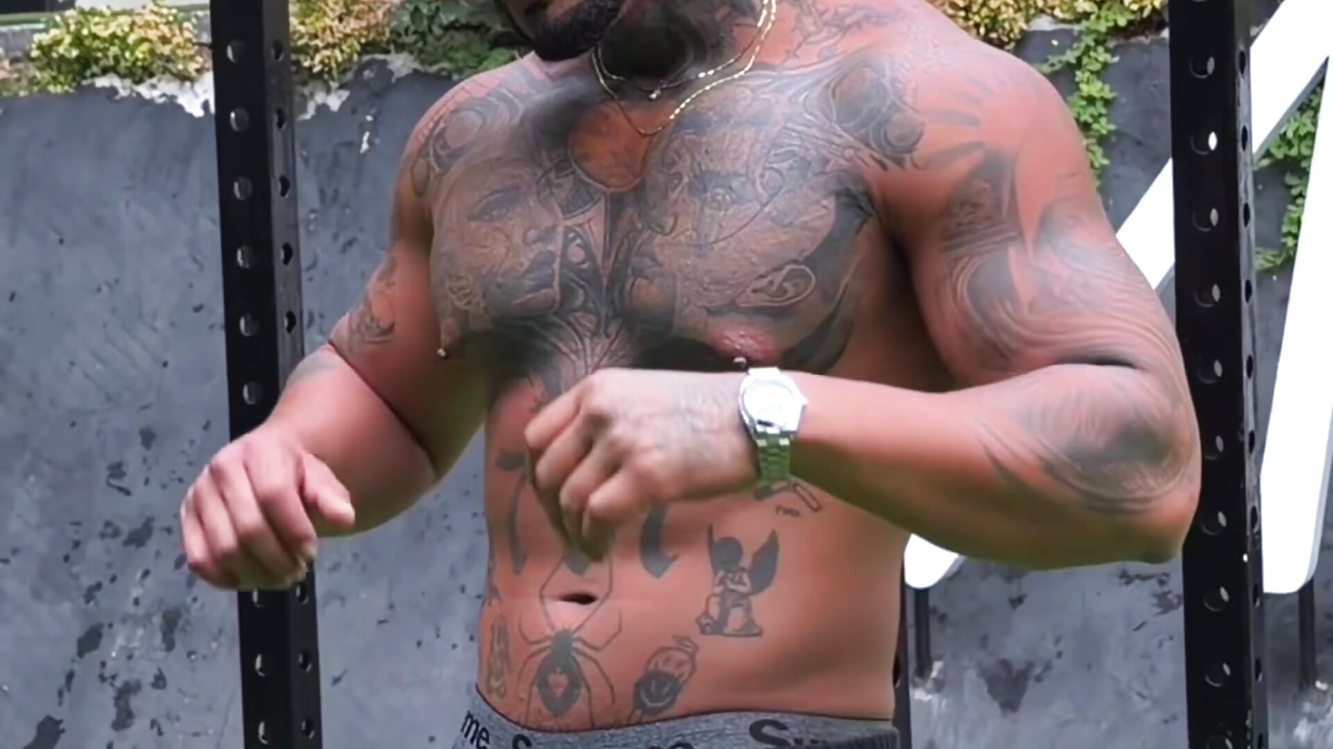 🦍 - video by zaiin_diesel cam model