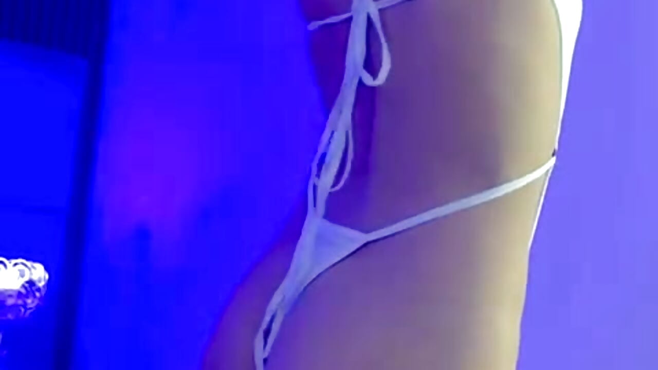 Do you want to spend a fun day or do you just want to see? - video by Larabrooks cam model