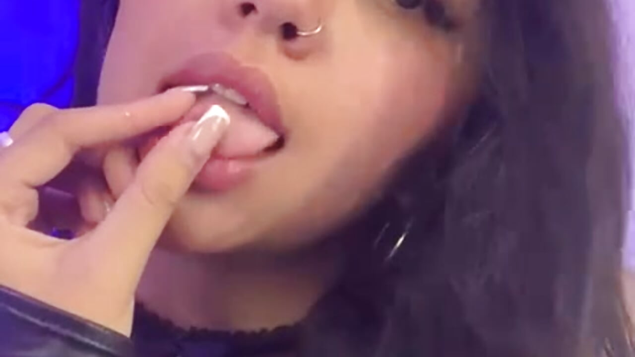 don't be shy! - 視頻由 Larabrooks 主播提供