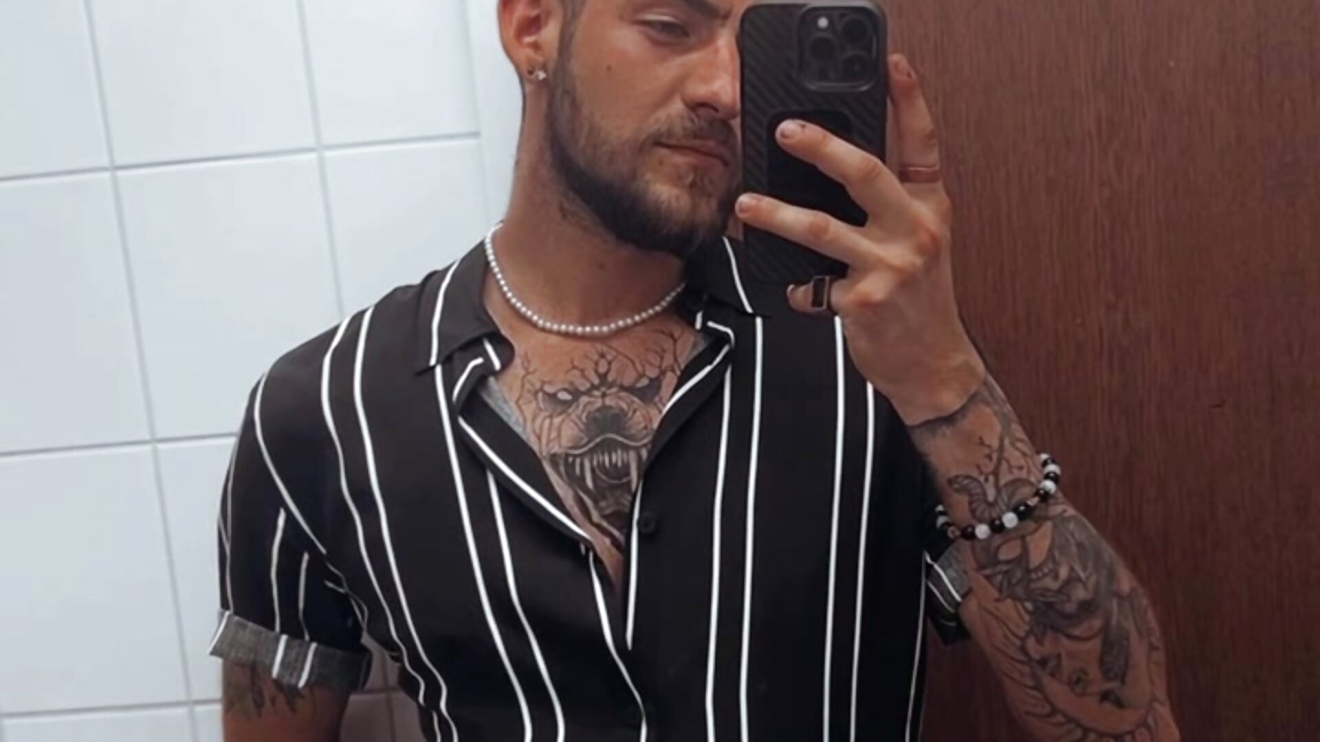 bb51f4abb33a43bbb737a6af16b5d28c - video van hotboyhorny69 cam-model