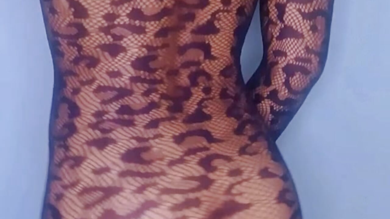 YOU LIKE WHAT YOU SEE?😌💦😈 – видео вебкам-модели LunaVeil1