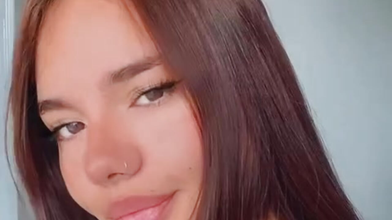 KISS FOR YOU - video by elettra_fioreee cam model