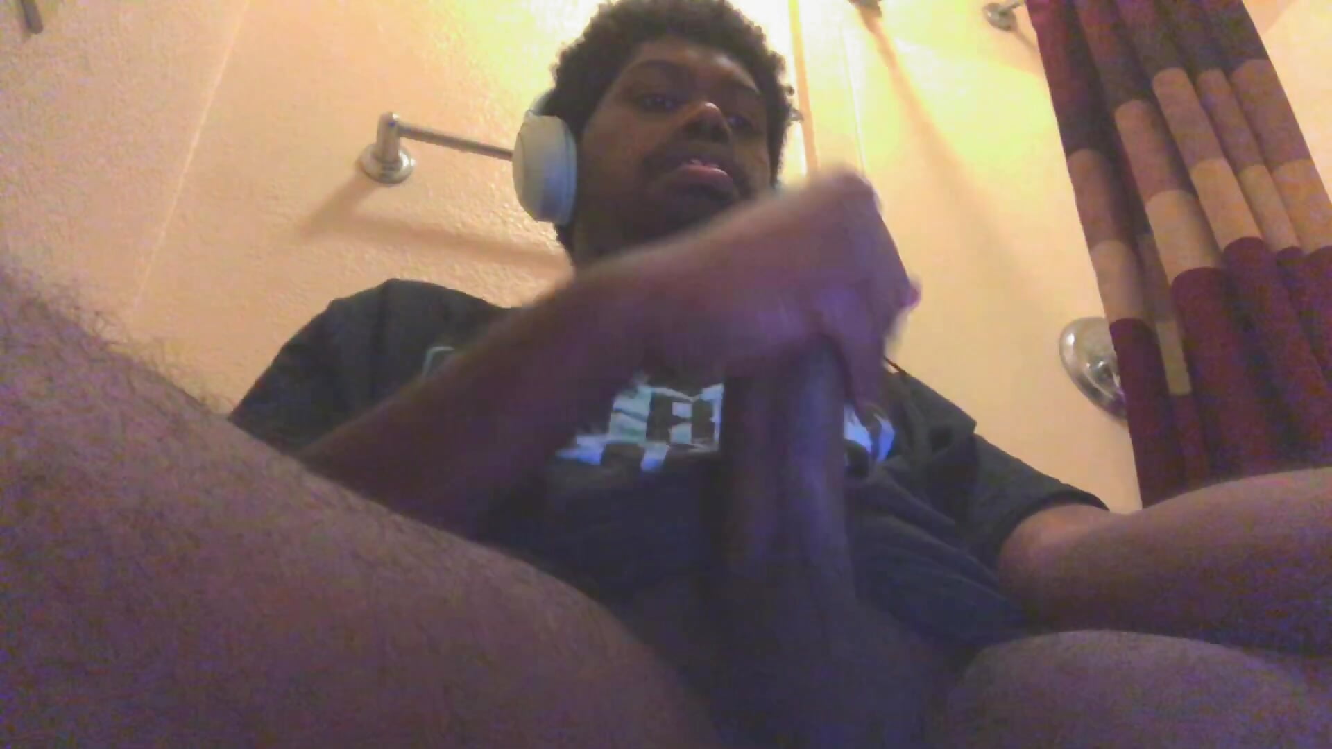 Jerking big cock 🍆 – video od webkamerové modelky tericmidnight