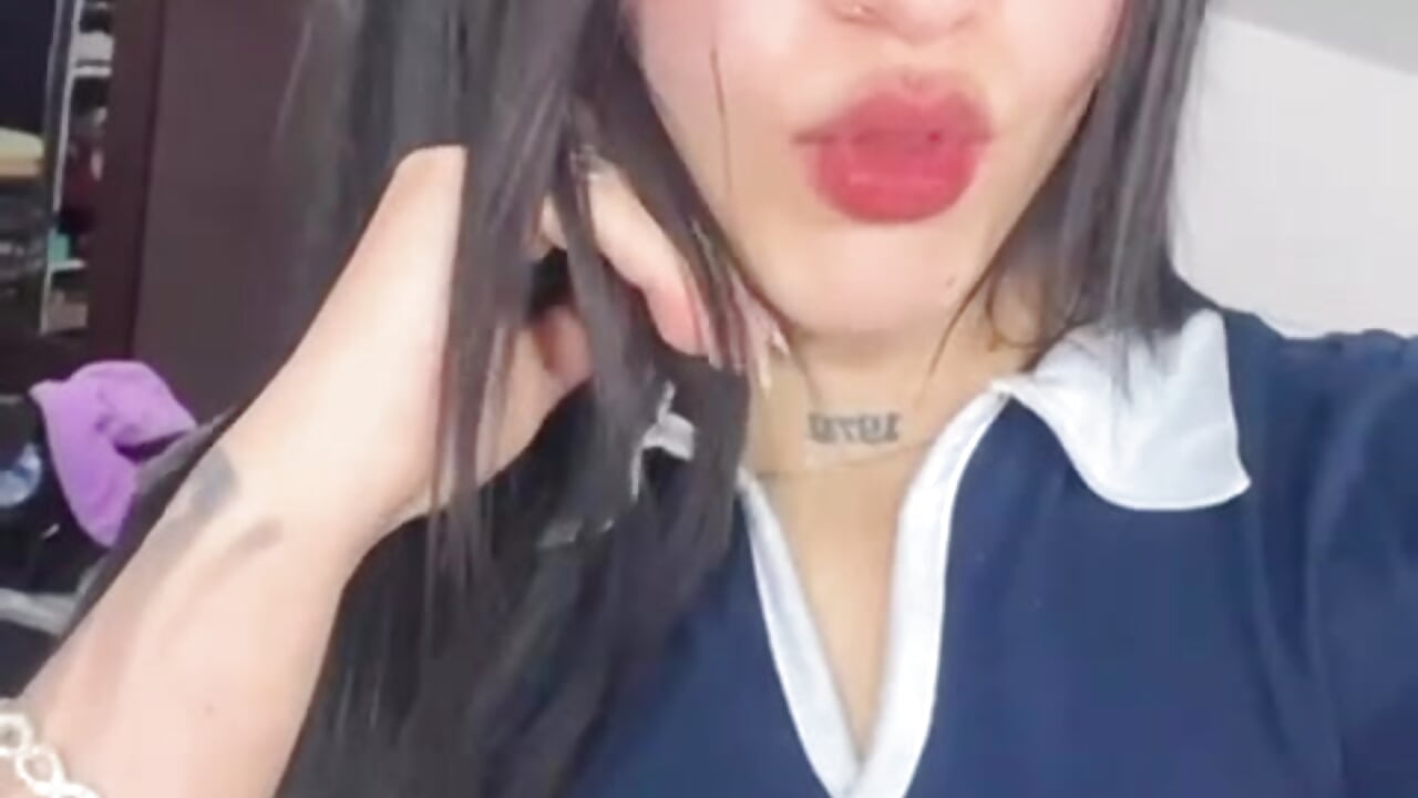 WhatsApp Video 2025-10-21 at 8,32,41 AM - video by Violettasquirt cam model