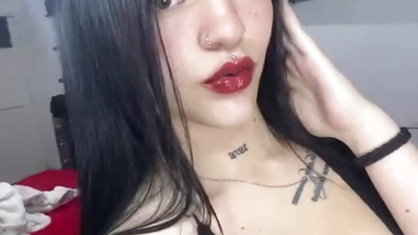 WhatsApp Video 2026-04-01 at 3,11,01 PM - vídeo de la modelo de cam Violettasquirt