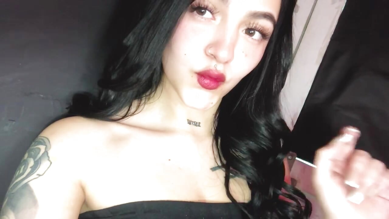 WhatsApp Video 2025-07-18 at 3,01,36 PM - video by Violettasquirt cam model