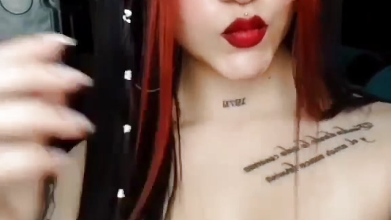 436280975_7482759968426842_8389355668876309706_n - video by Violettasquirt cam model