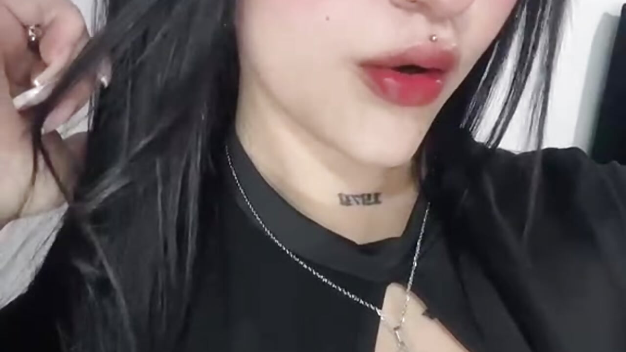 WhatsApp Video 2026-04-15 at 3,18,59 PM — filmik Violettasquirt, modela(-lki) na kamerkach