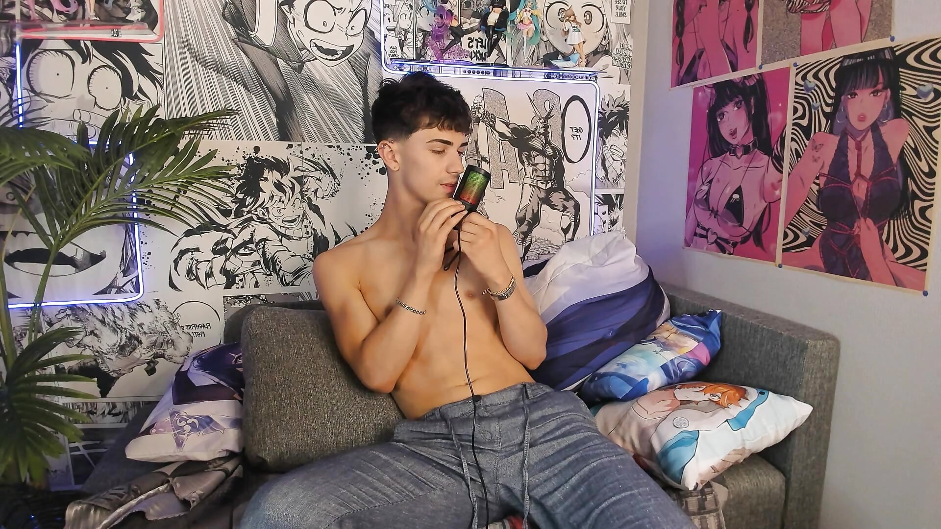ASMR - วิดีโอโดย LarryProject