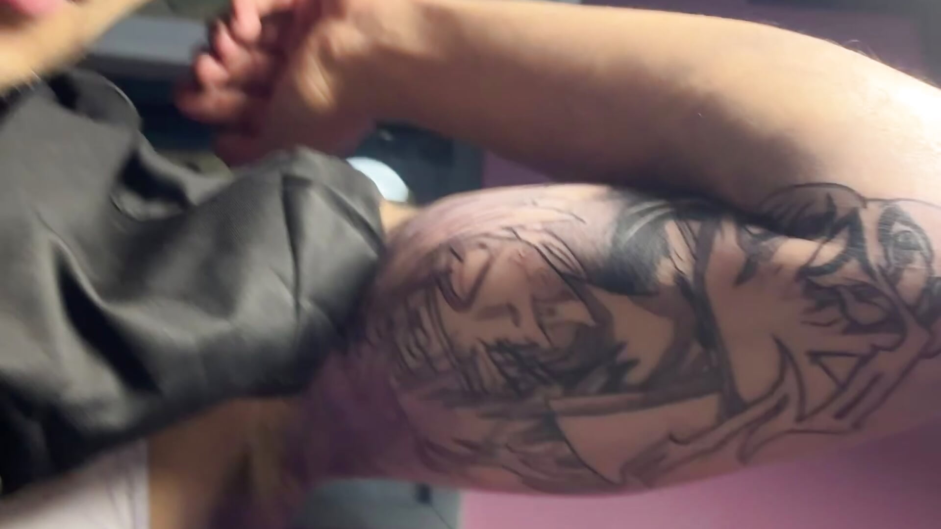 Getting tattooed - відео від вебкаммоделі Damon__333