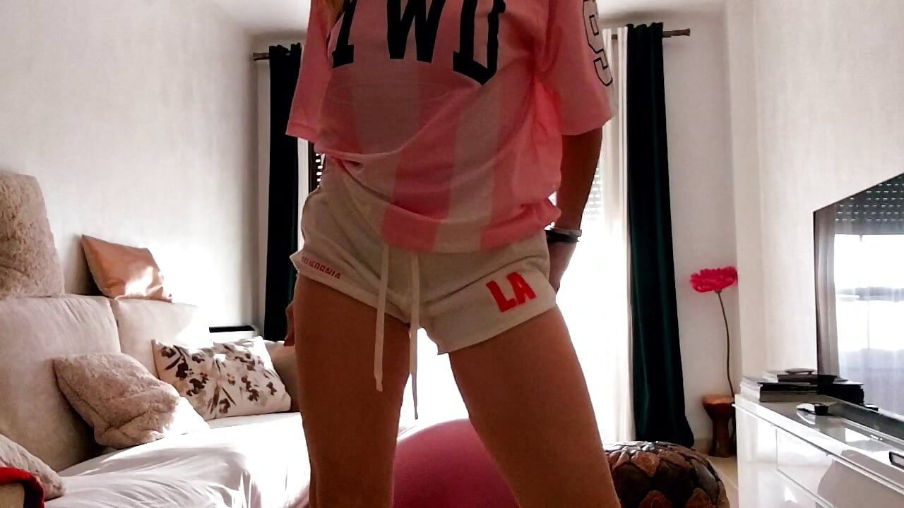 Traviesa - video by Viana_The_Body cam model