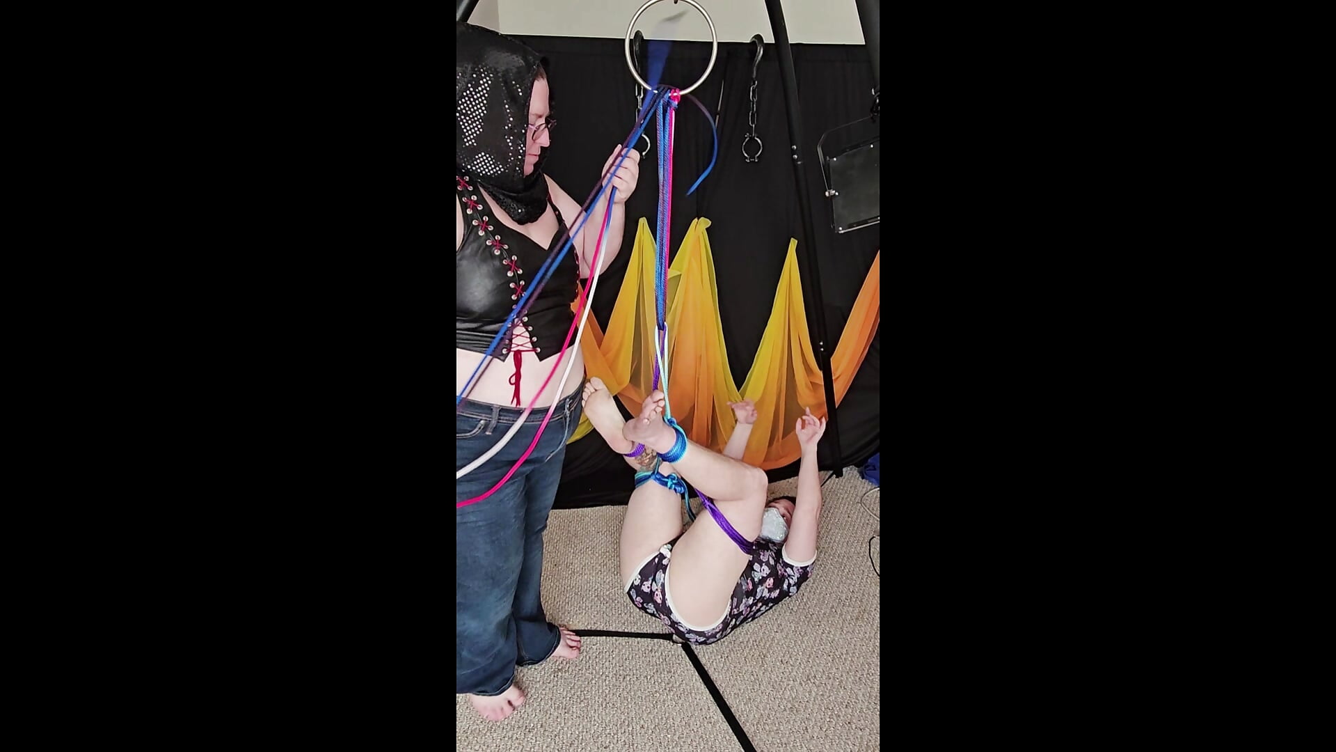 Leg suspension and foot flogging - video by ShibariTurtleDuck cam model