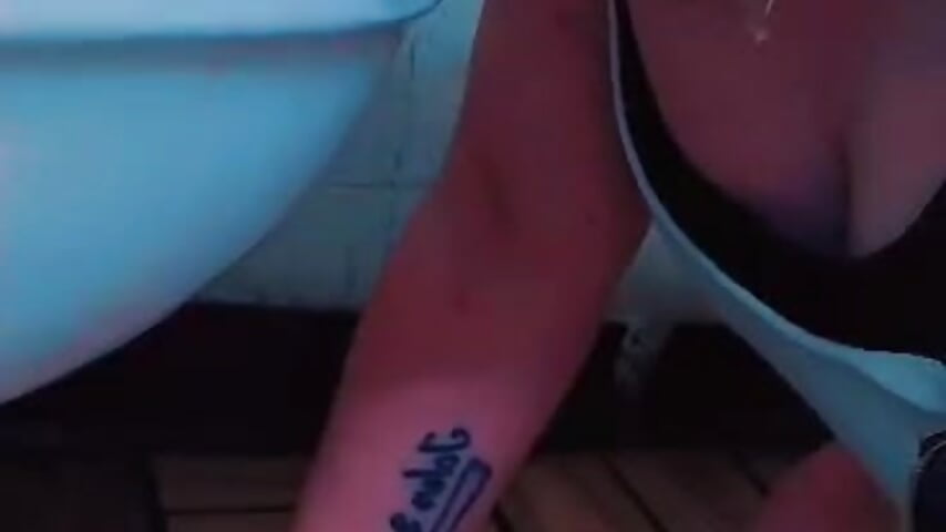 Toilet Licker in public - video by UniqueKorn86 cam model