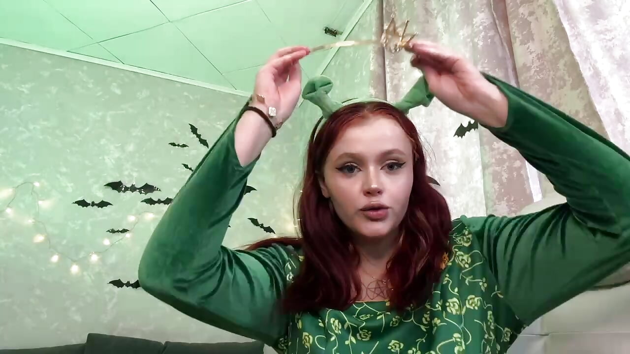 Halloween changing clothes－カメラキャストのmirida_foxの動画