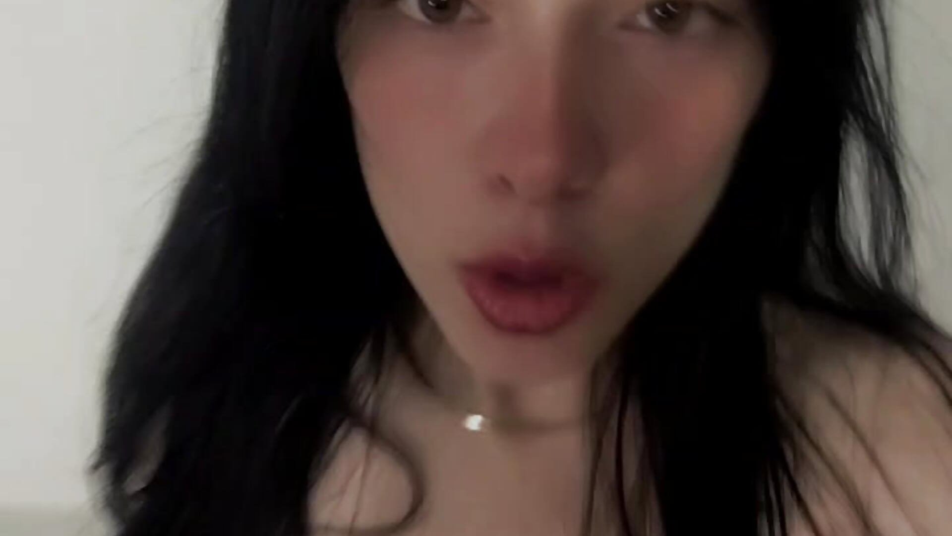 Song - video oleh katty_8 kamera model