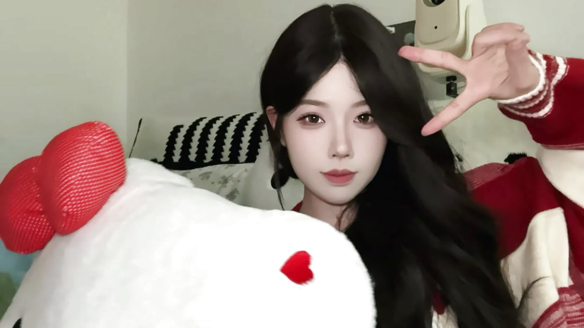 以后只流幸福的眼泪 - video by Q-ing cam model