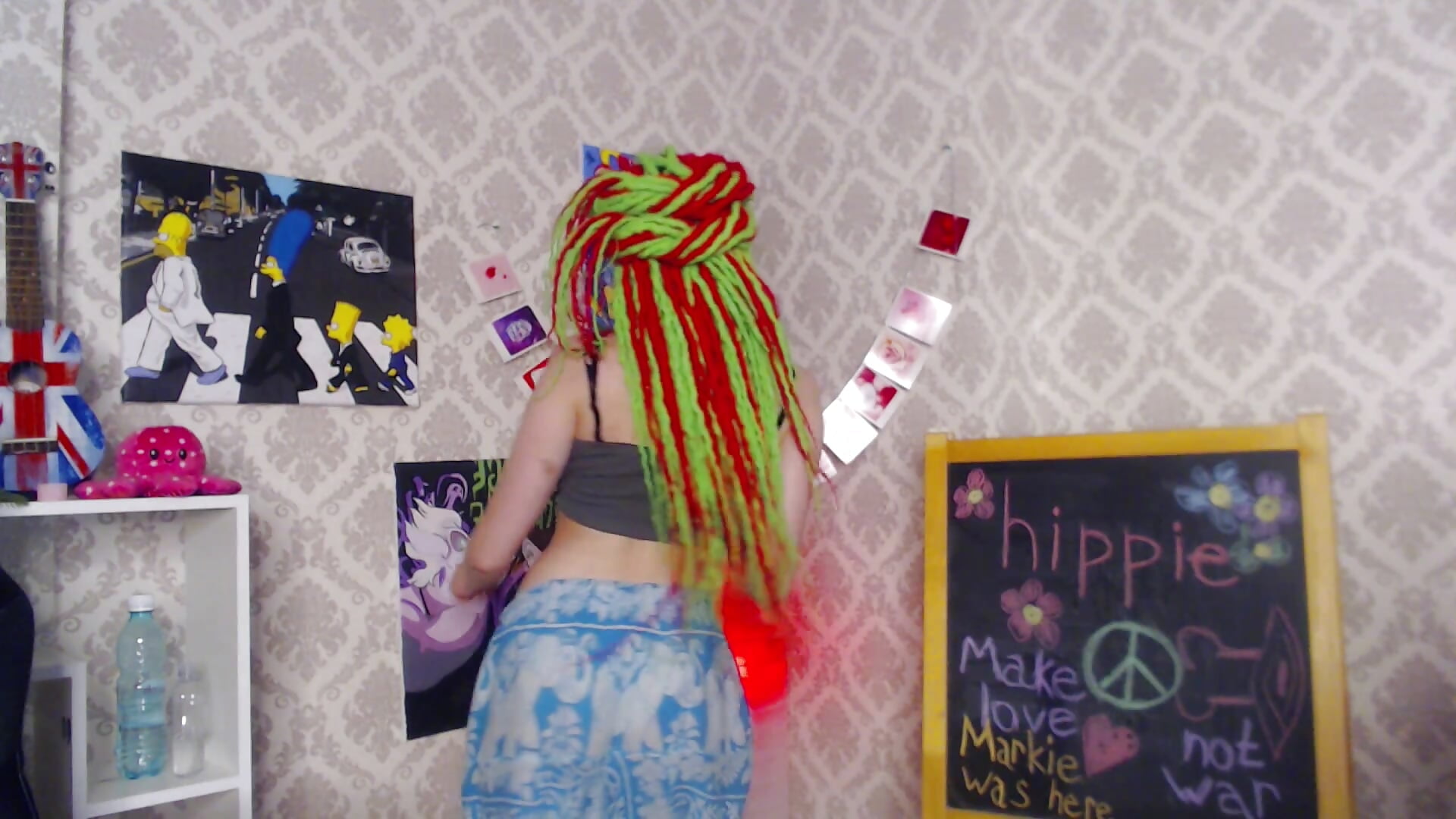 Glitch dancing