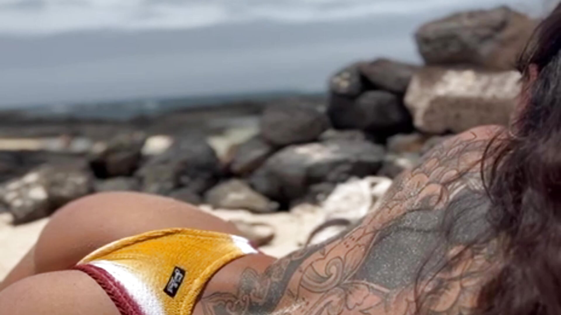 SUNBATHING - video by ItsD3sert cam model